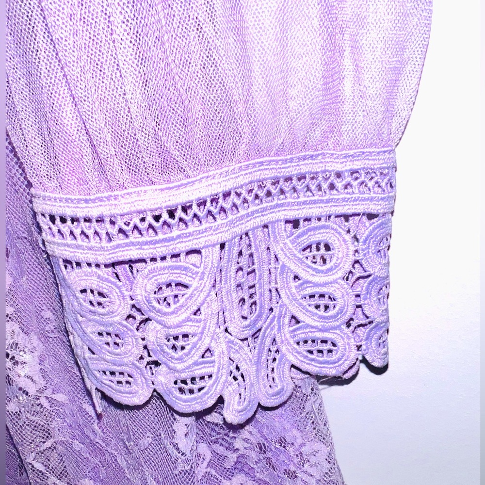 ENDLESS ROSE LONG SLEEVE LACE MINI DRESS SIZE MEDIUM - Picture 7 of 8